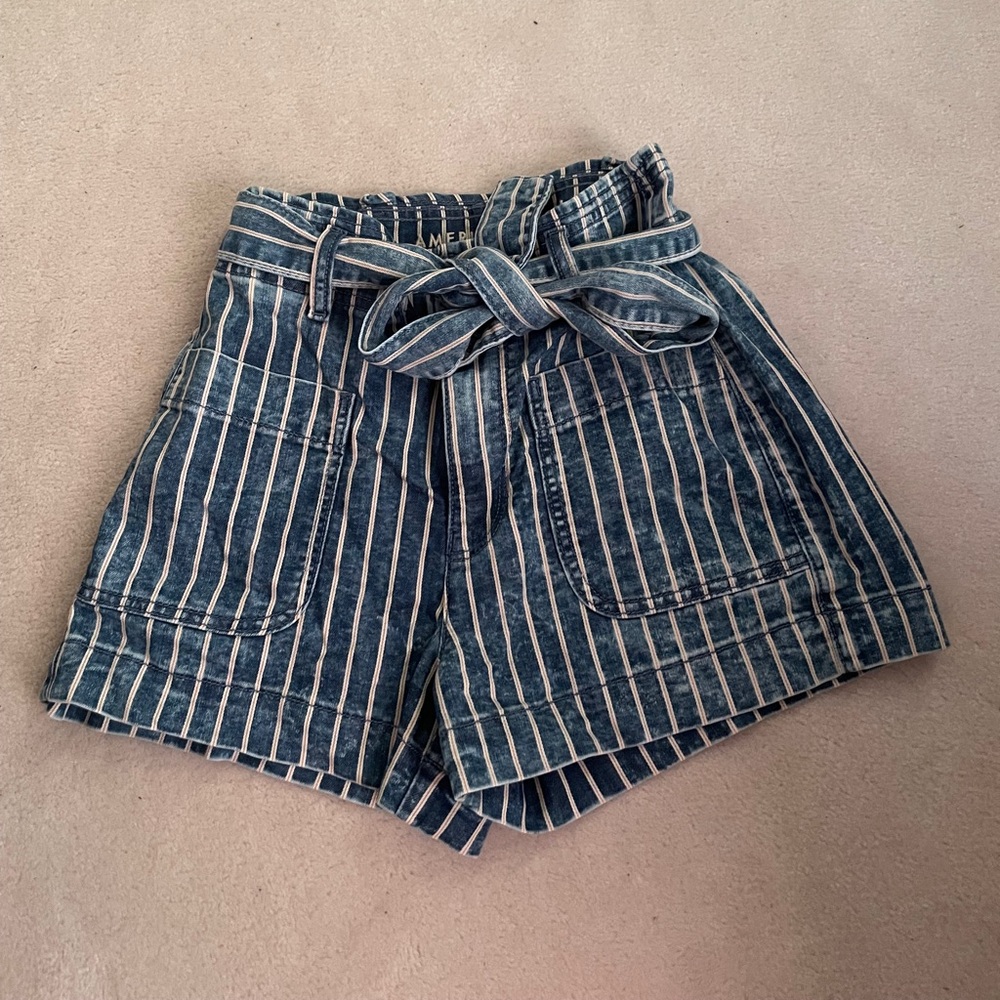 Striped shorts with Tie